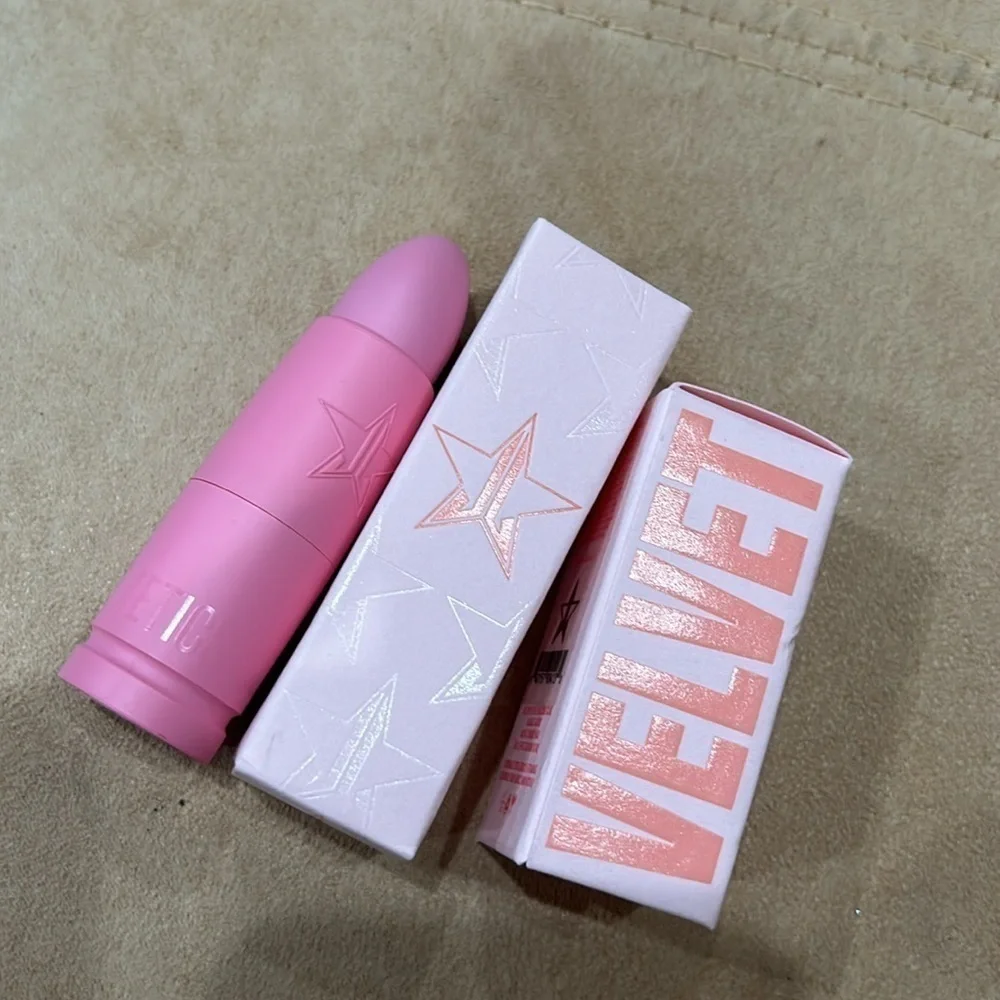 Jeffree Star Cosmetics Velvet Trap Lipstick in major attitude New in box make up
